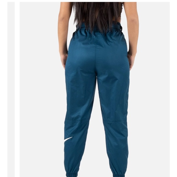 NWT Nike Navy Joggers with detachable belt Size Medium - Picture 3 of 10